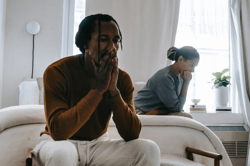 Couple fighting due to a spouse’s betrayal